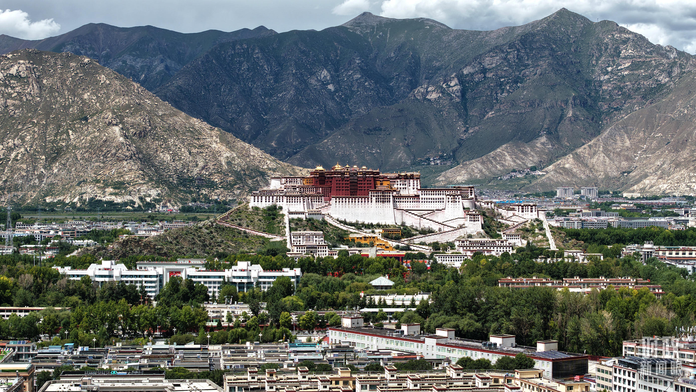 时政新闻眼丨历史性的西藏之行,习近平强调了哪些大事?