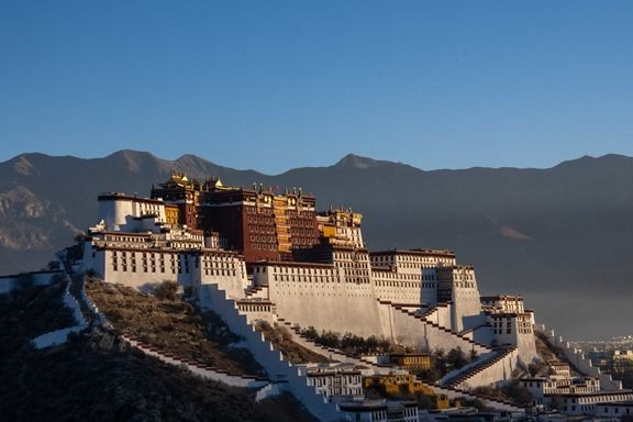 中华文明瑰宝 民族交融画卷——布达拉宫保护见证文化传承之路