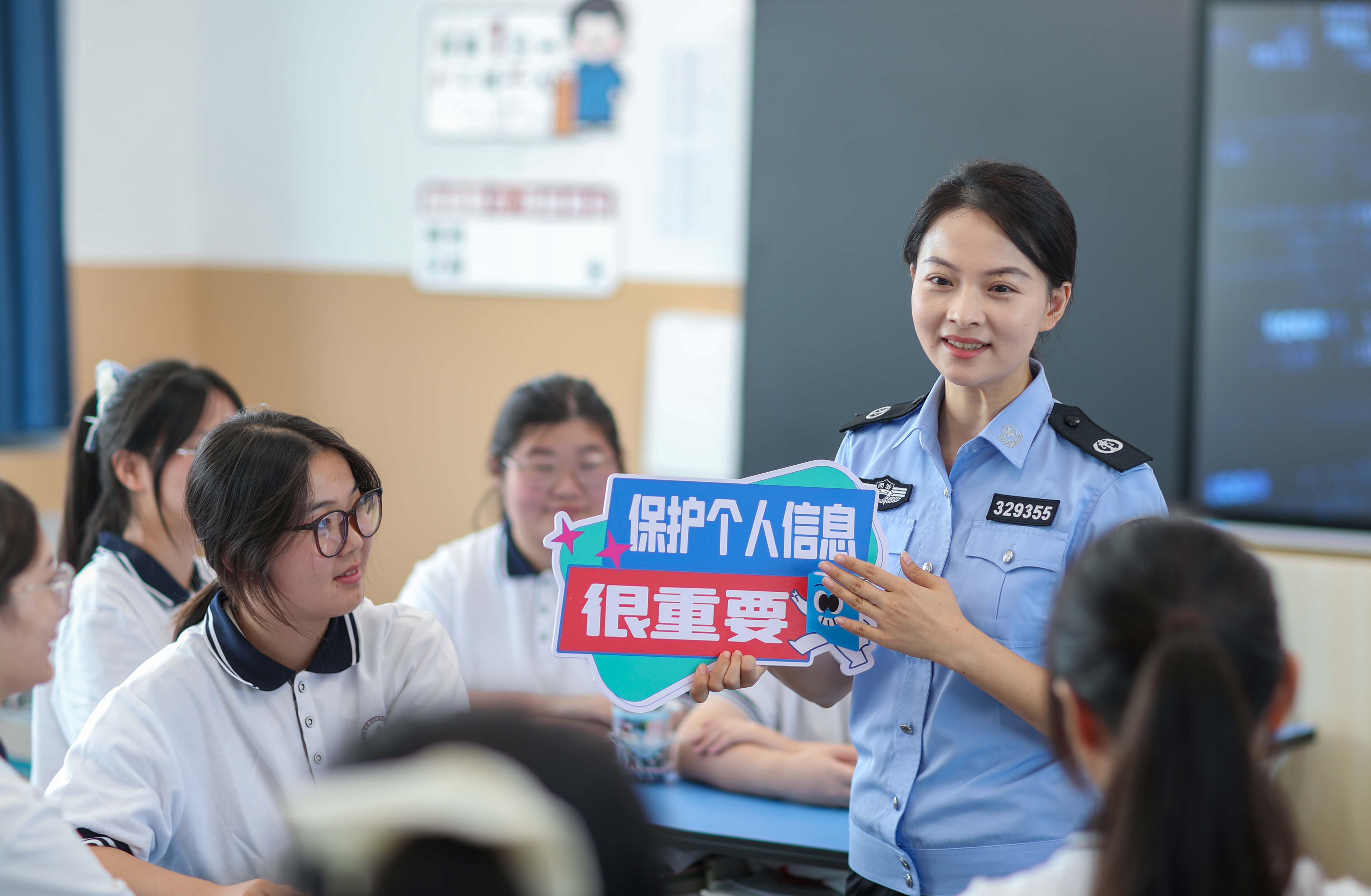 庄荣文：以作风建设新成效为网络强国建设提供坚强保障