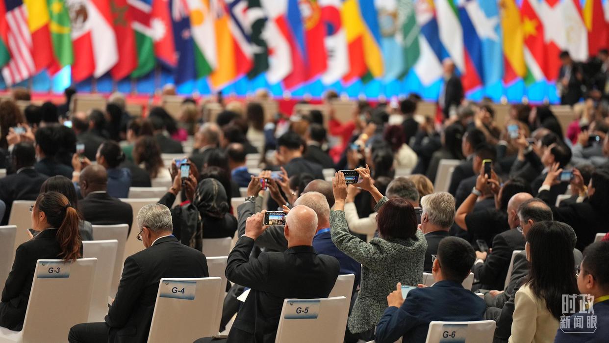 时政新闻眼丨这场聚焦“半边天”的全球峰会上,习近平提出哪些新倡议新举措?