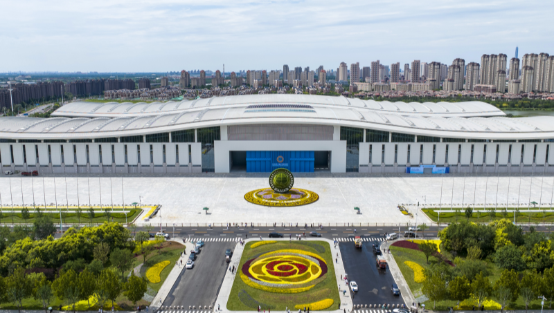 合力向前　共创未来