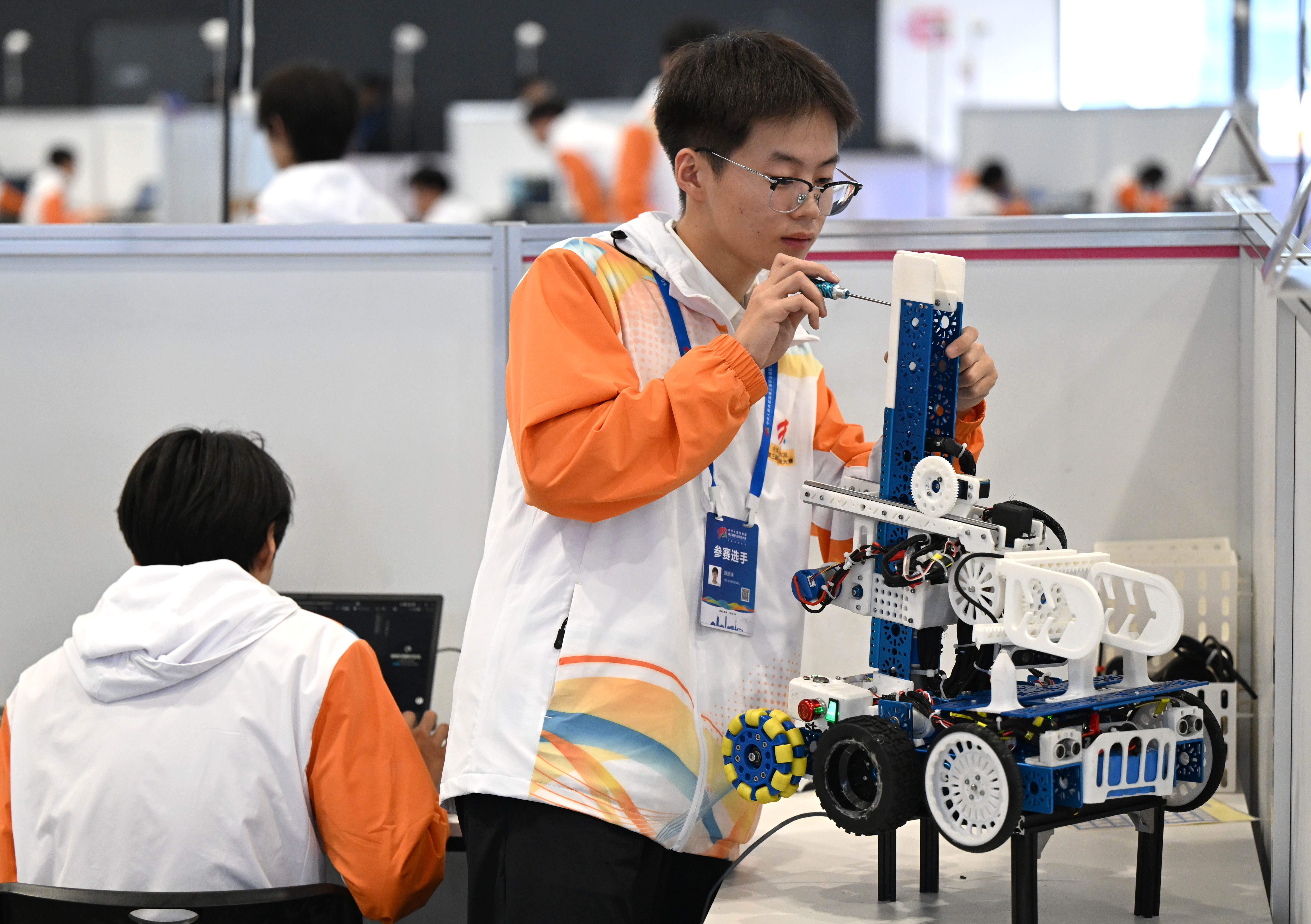 教育部职业教育与成人教育司负责人就《关于深化职业教育教学关键要素改革的意见》答记者问